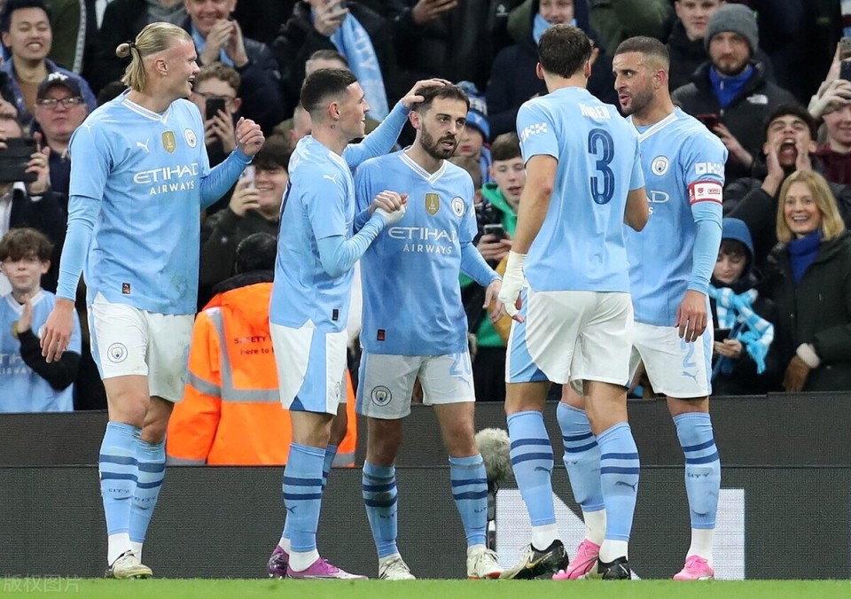 开云体育官网入口-曼城轻松击溃对手，瓜迪奥拉欢呼一座