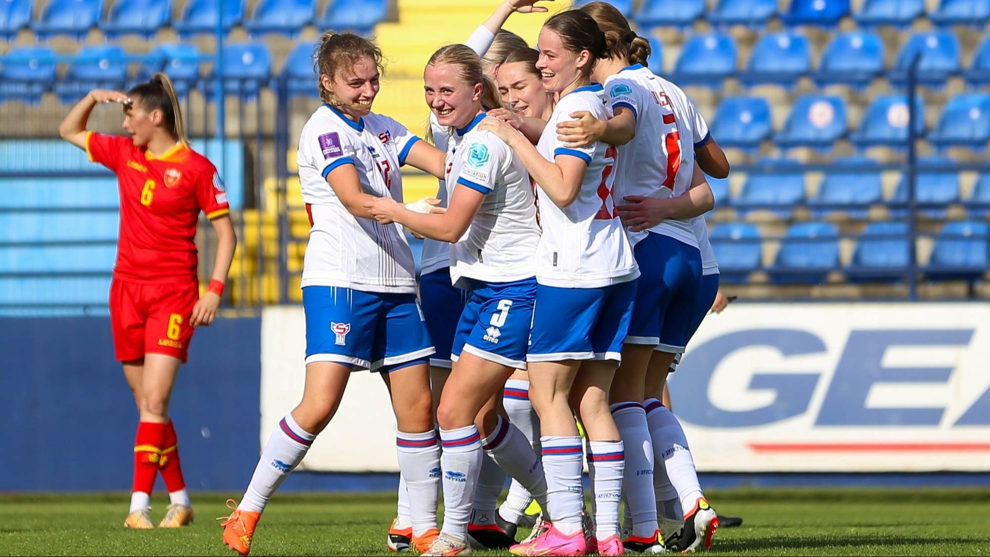 欧洲女足决赛中发生激烈角逐