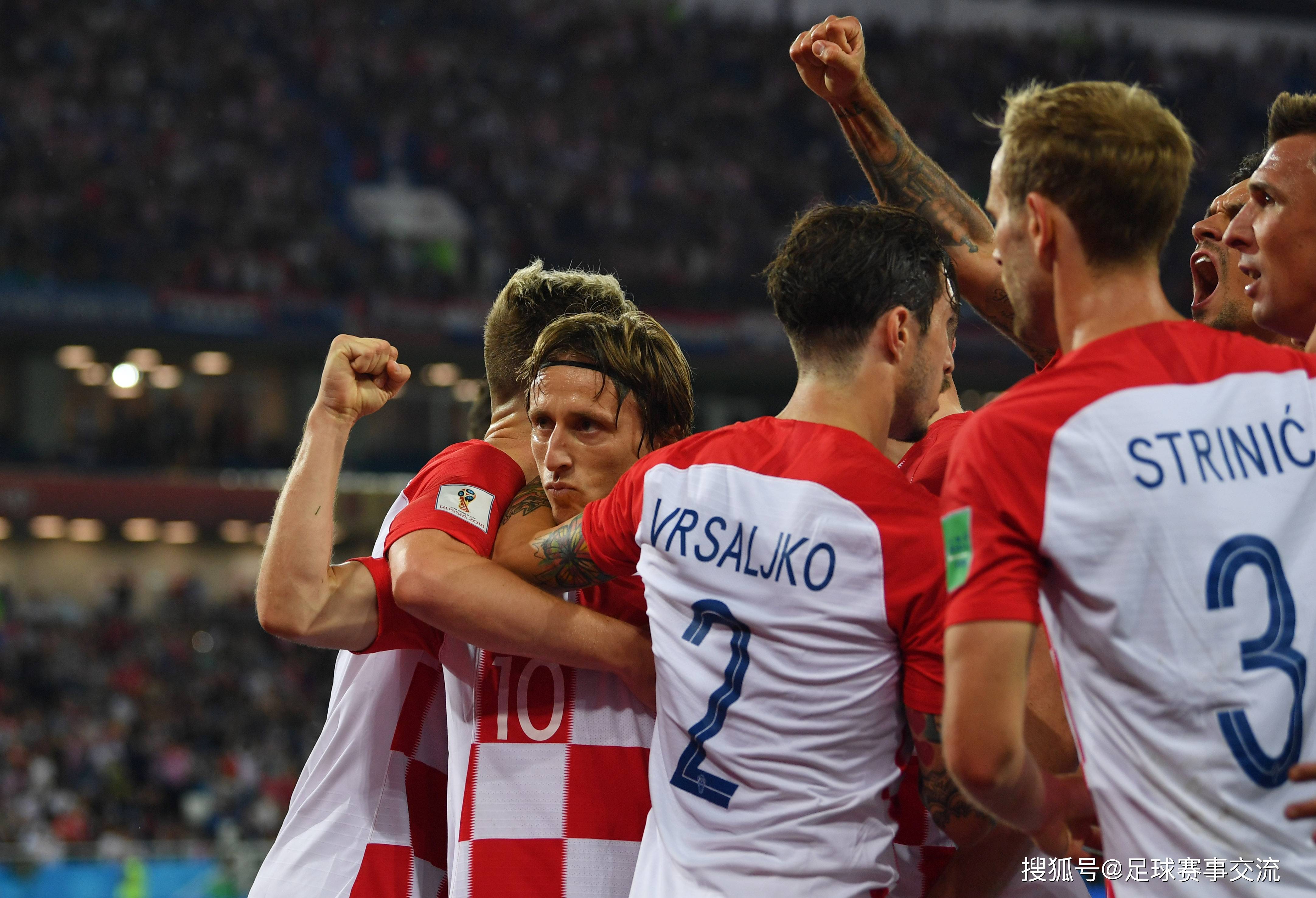 包含克罗地亚客场战胜斯洛伐克，积分领先优势的词条