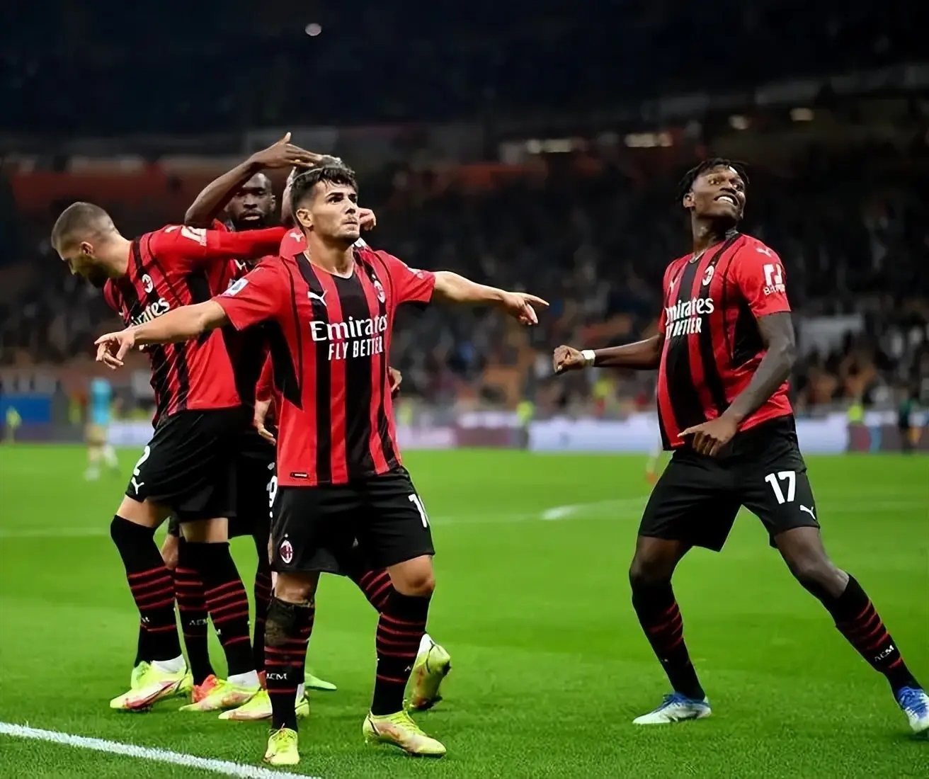 开云体育入口-AC米兰阵容重建进展缓慢，意甲前景堪忧的简单介绍