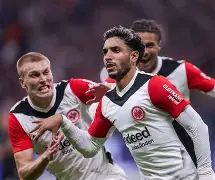 开云体育官方入口-雄狮法兰克福偷鸡抢米，德甲领头冲刺已鲜明