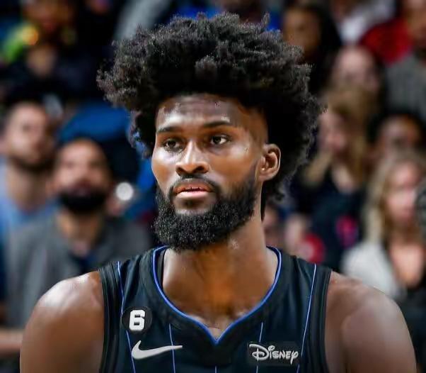 魔术中锋状态低迷，指导组或需重整阵容的简单介绍