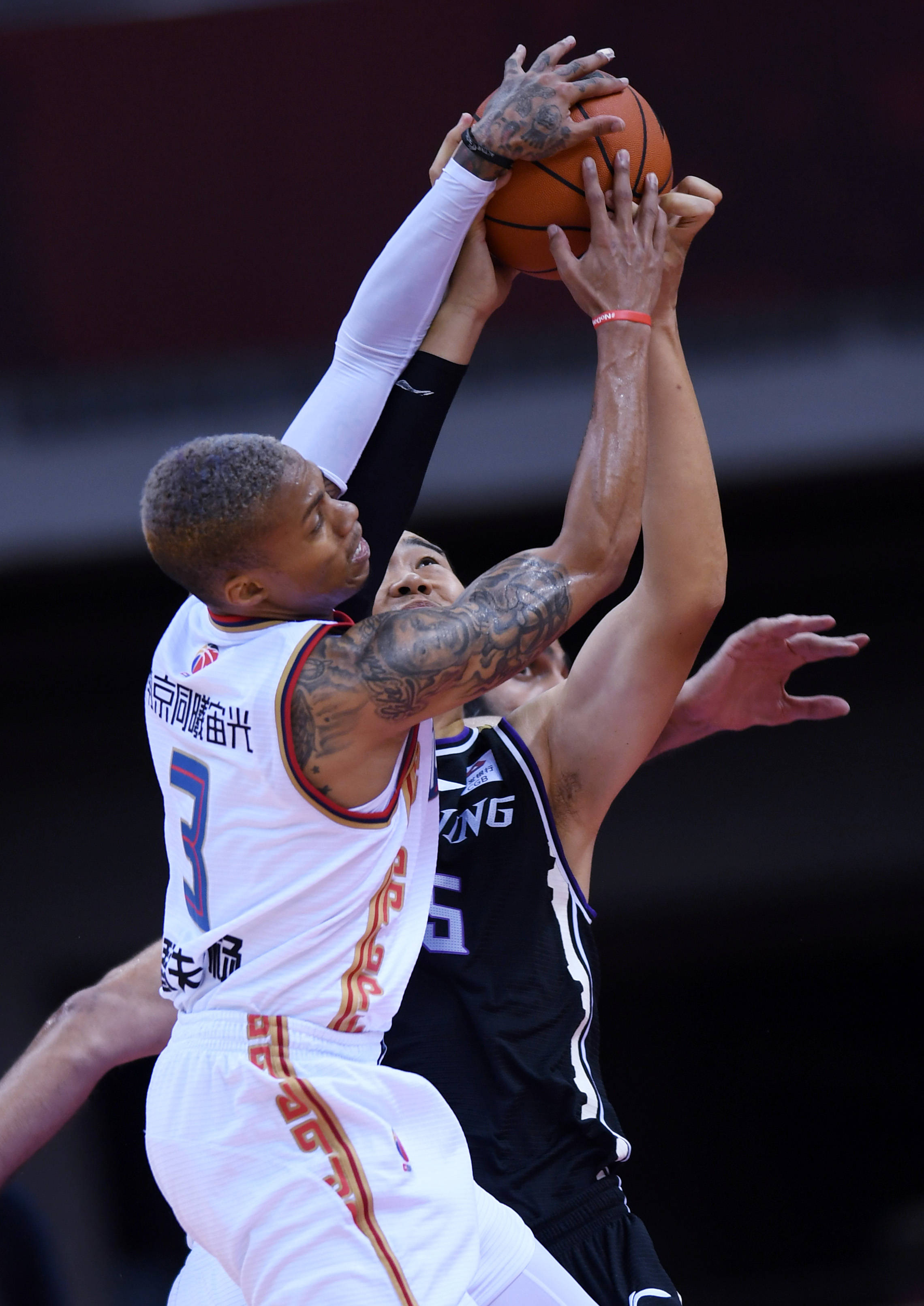 欧洲俱乐部篮球联赛决赛进入紧张阶段