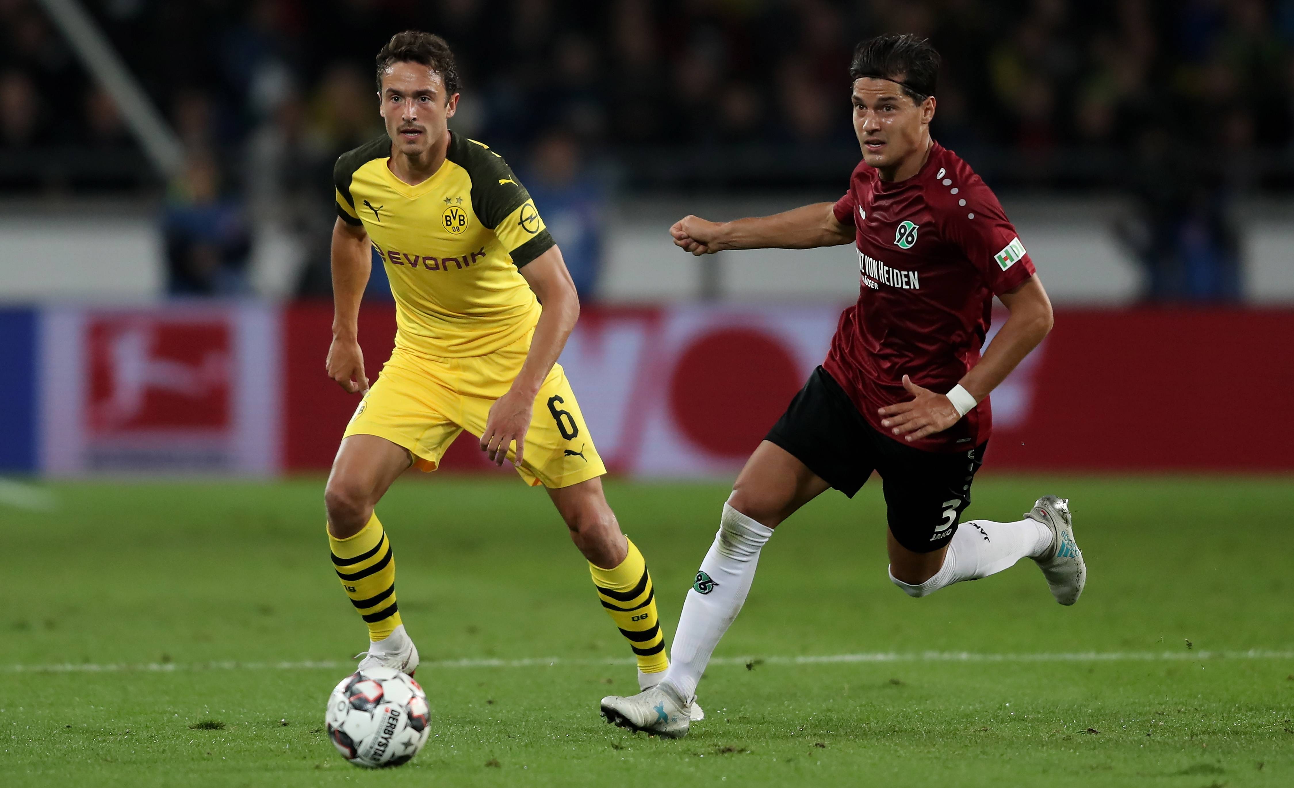 汉诺威主场告捷，德乙升班马逐渐适应竞争