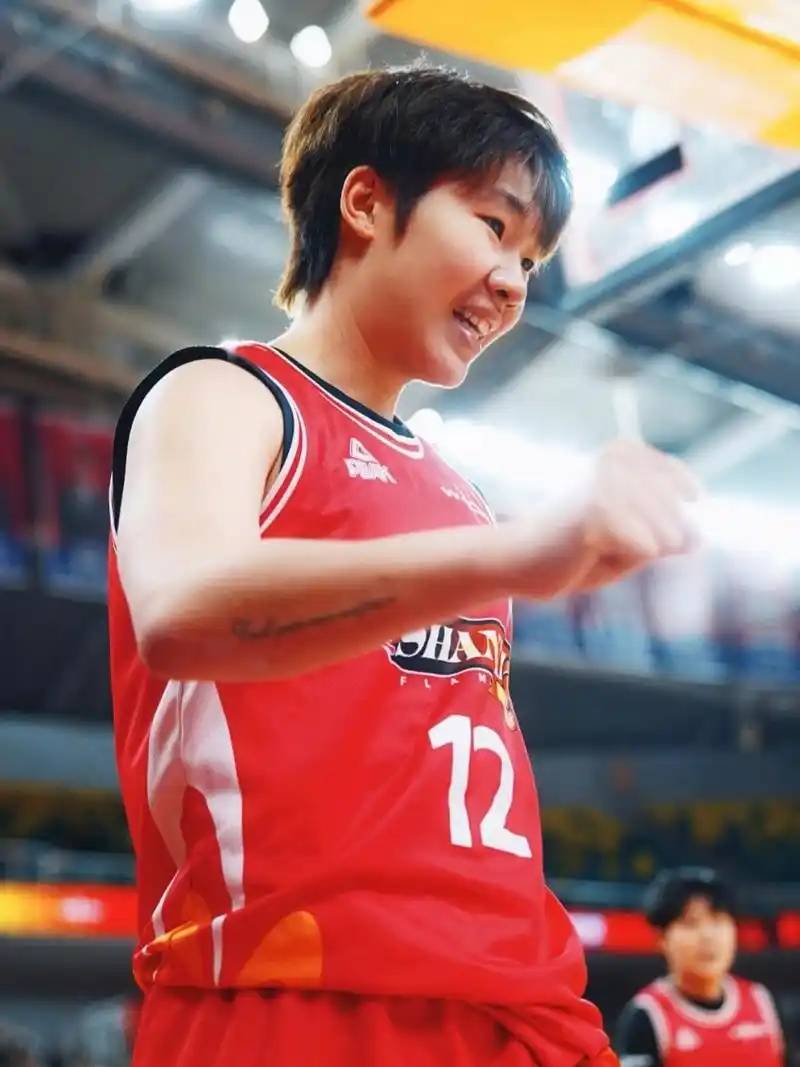 关于天津女篮逆转四川队，取得宝贵胜利的信息