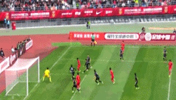 高水平球队的展示引发球迷欢呼声！的简单介绍