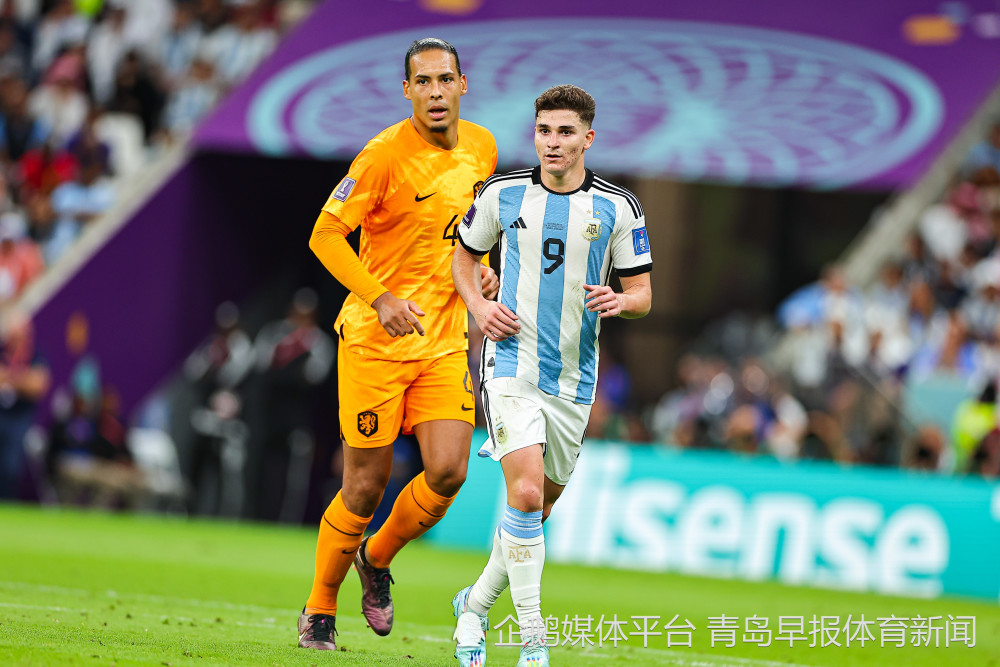 阿根廷足球队力挫强敌，晋级决赛