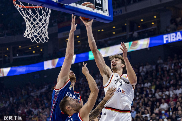 德国篮球联赛冠军产生，球迷欢呼雀跃的简单介绍