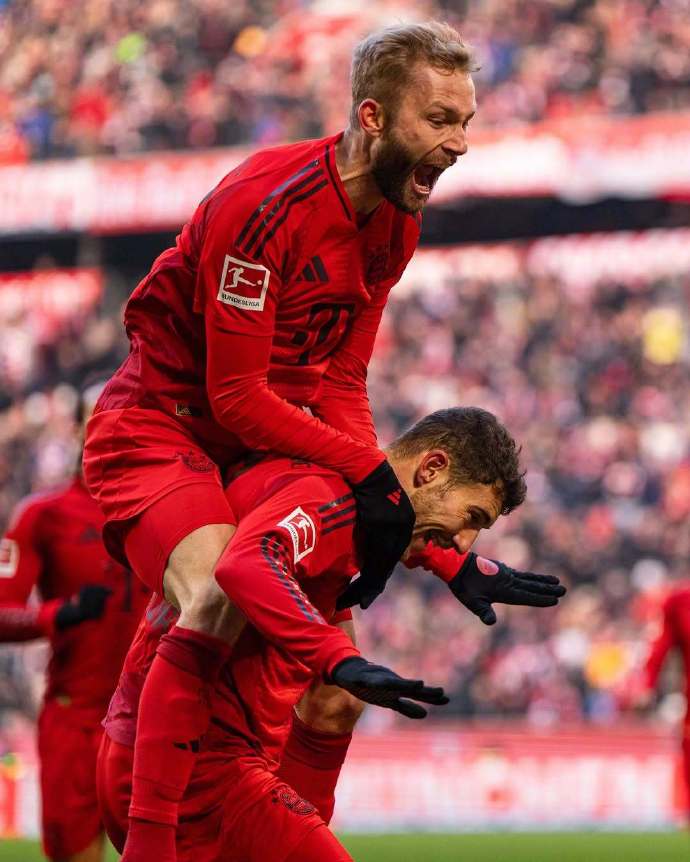 开云体育下载-包含慕尼黑红队将帅庆祝获胜，球员们不负众望奋勇拼搏的词条