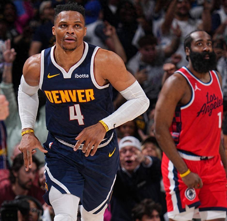 开云体育亚洲官网-快船双枪齐飙，莱昂纳德34分助胜掘金的简单介绍