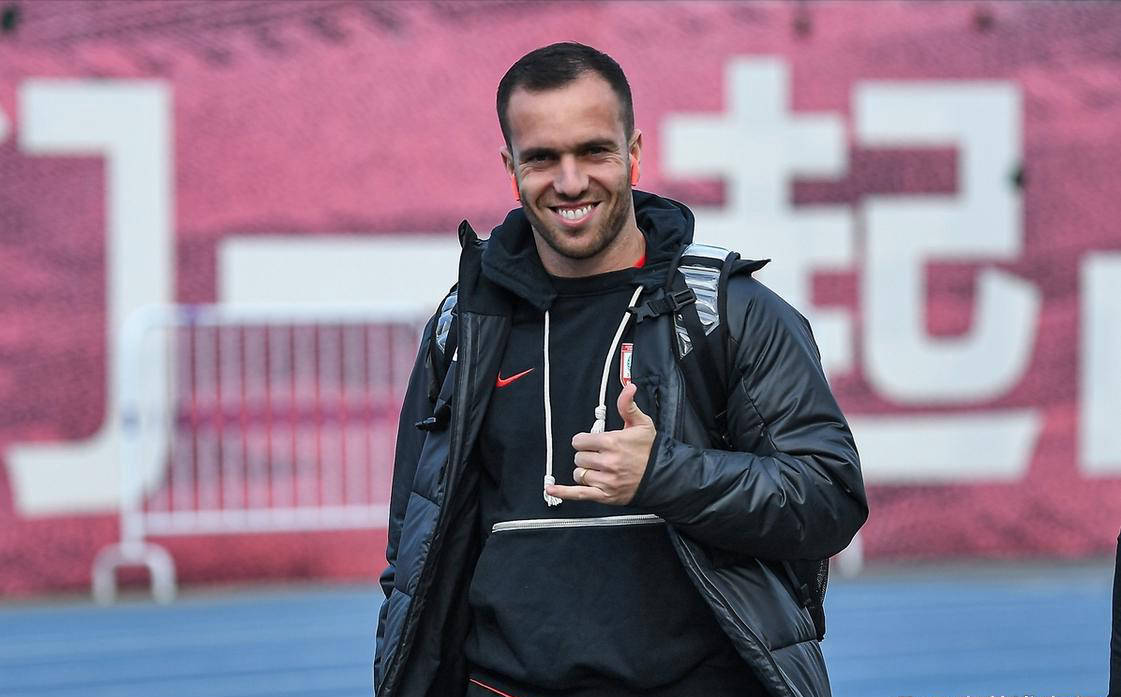 开云体育入口-足坛新星崭露头角，备受教练关注的简单介绍