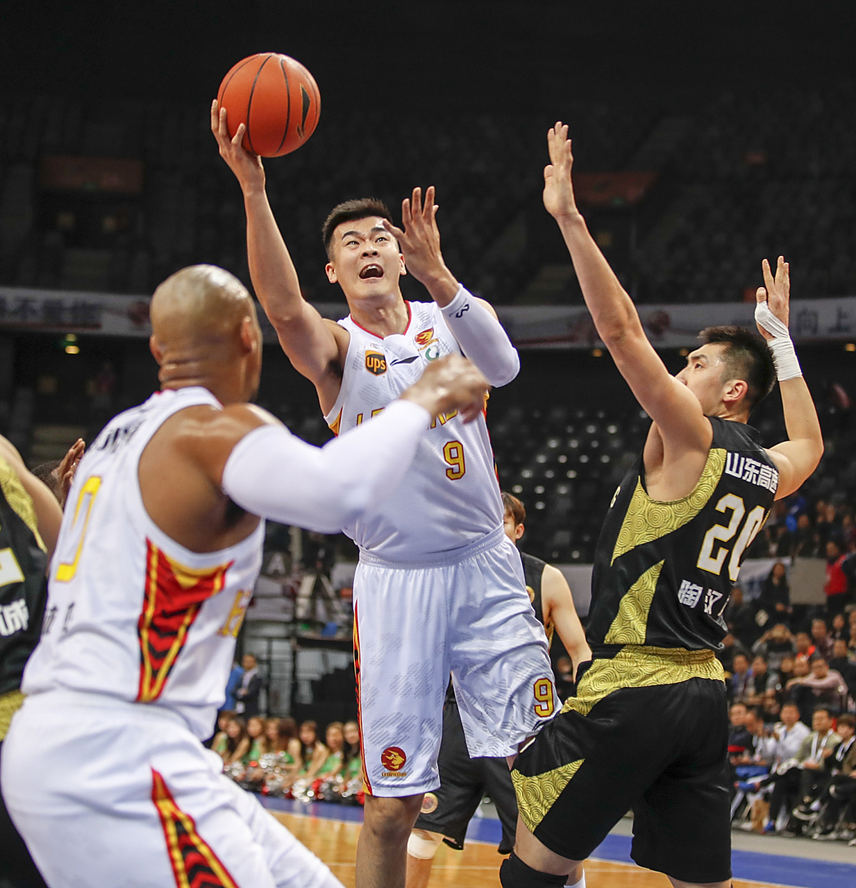 开云体育入口-包含红红火火的篮球盛事吸引无数球迷的词条