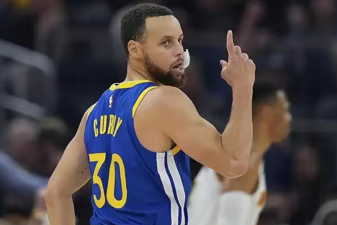 勇士主场轻松取胜夺得两连胜