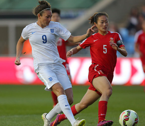 中国女足主场击败英格兰队，喜获佳绩