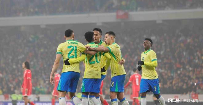 开云体育app下载-巴西队全面压倒对手，大胜收官