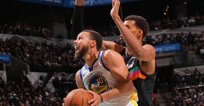 勇士主场大胜马刺，库里再次砍下+的简单介绍